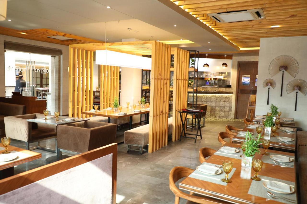 Ramada By Wyndham Jalandhar City Center Экстерьер фото