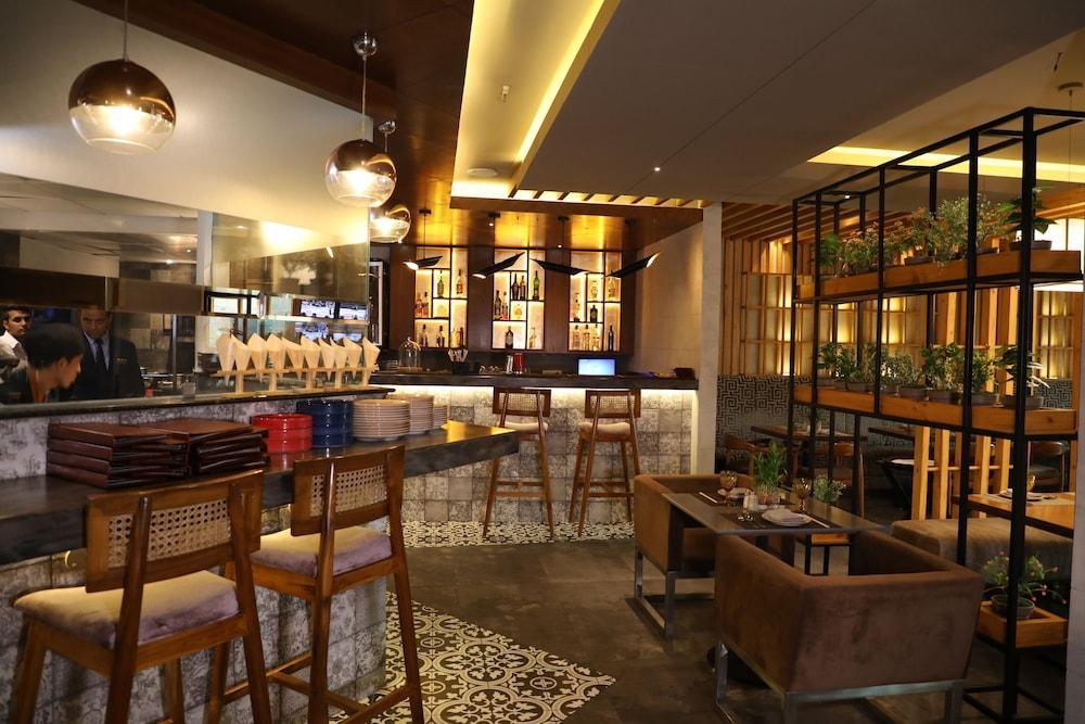 Ramada By Wyndham Jalandhar City Center Экстерьер фото