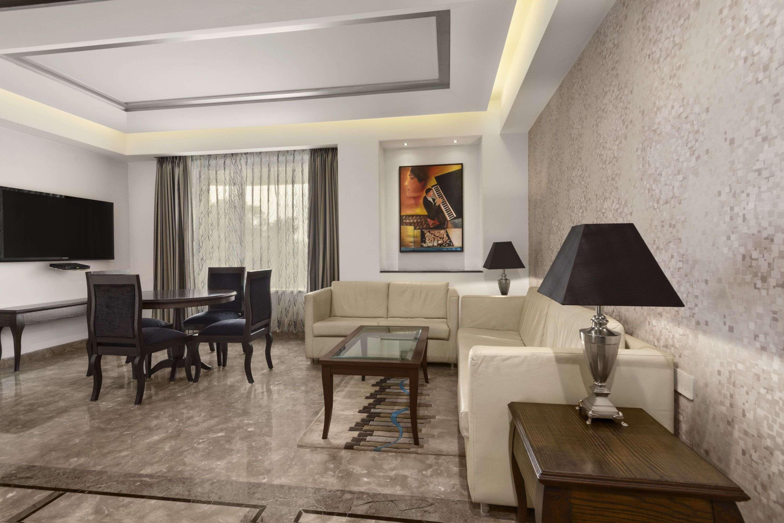 Ramada By Wyndham Jalandhar City Center Экстерьер фото