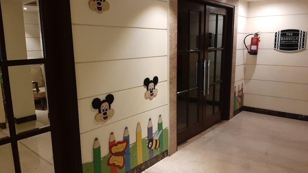Ramada By Wyndham Jalandhar City Center Экстерьер фото