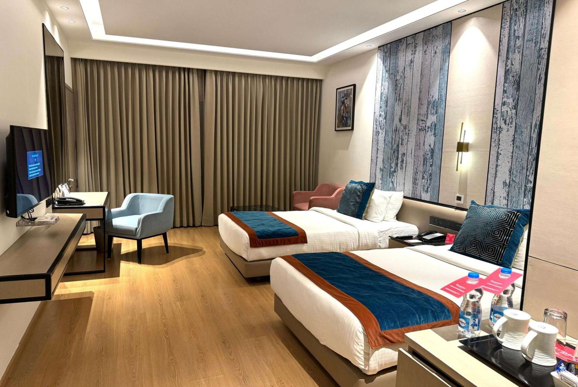 Ramada By Wyndham Jalandhar City Center Экстерьер фото