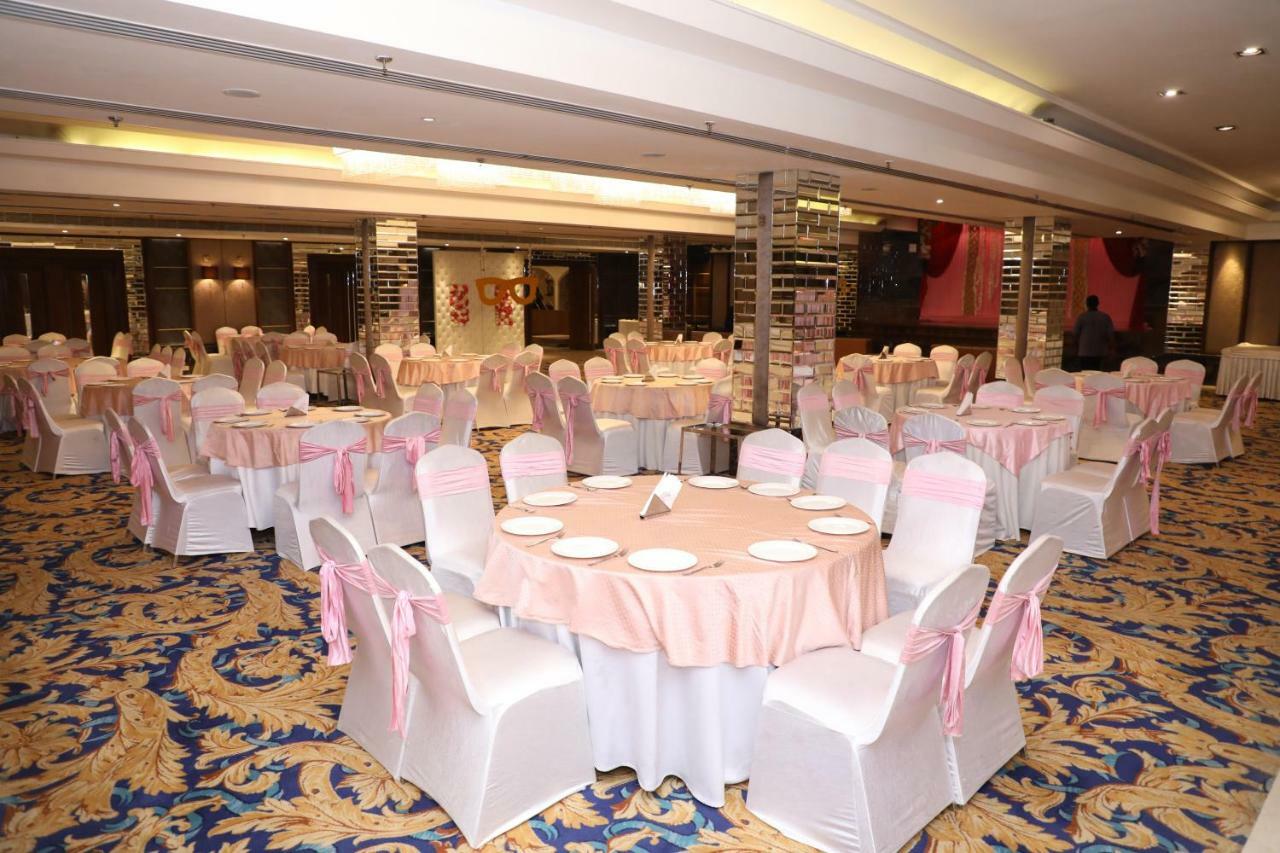 Ramada By Wyndham Jalandhar City Center Экстерьер фото